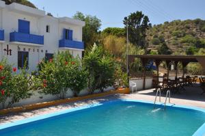 Gallery image of Haritos Hotel - Geothermal Hot Swimming Pool in Mandrákion