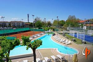 Bazén v ubytování Hotel Cavour nebo v jeho okolí