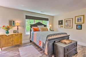 Gallery image of Cozy Landrum Escape by Parks, Trails and Lakes! in Landrum
