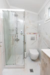 Koupelna v ubytování (Apt.3) Lofos Apartments in Vergia Halkidiki