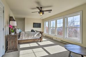 Gallery image of New ! Slopeside Townhome : WFH, Ski, Dine & Hike in Tannersville