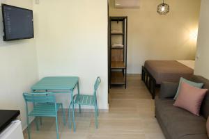Posezení v ubytování Theano Luxury Suites Nikiti
