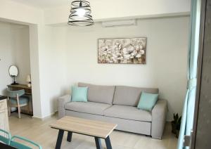 Posezení v ubytování Theano Luxury Suites Nikiti