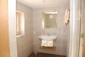 Koupelna v ubytování Hotel Gasthof Erbhof Anderlhof