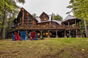 Gallery image of Large Luxury Lakefront Cottage Calabogie in Rockland