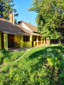 The building in which the holiday home is located