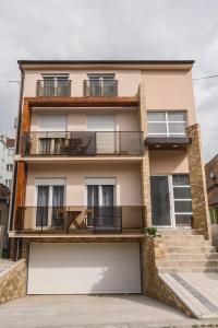 Budova, kde se apartmán nachází
