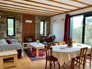 Posezení v ubytování Lamin House