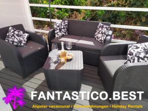 Posedenie v ubytovaní Fantastico 2 - with large balcony, terrace and garden