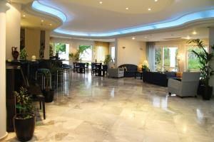 Posezení v ubytování Mantenia Hotel + 25 fotografií