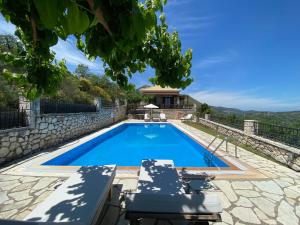 Bazén v ubytovaní Lefkada Villas by Omikron Selections alebo v jeho blízkosti