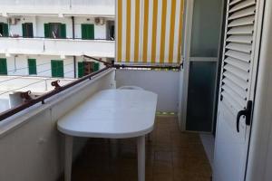 Balkón alebo terasa v ubytovaní Appartamento tra mare e centro paese + 4 fotografie
