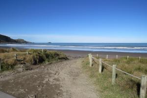 Gallery image of Two Palms in Gisborne