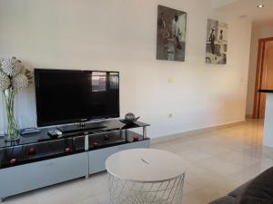 TV a/nebo společenská místnost v ubytování Apartamento turístico Náutica 1, 2°C