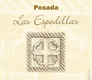 卡馬萊尼奧的住宿－波薩達拉西斯匹迪亞斯酒店，标有“pasada las espritias”字样的标志