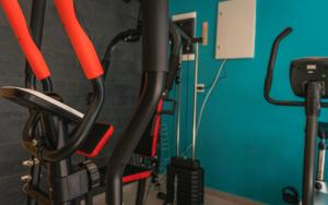 Centrum fitness w obiekcie Apartamenty SPOKOLOKO Skrzyczne Residence Korzenny i Kamienny