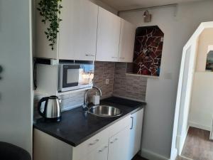 Køkken eller tekøkken på Nautica + 35 billeder