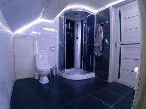 Vonios kambarys apgyvendinimo įstaigoje Barlig