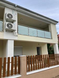 Balkón alebo terasa v ubytovaní János Apartman