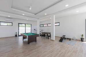 Biliardový stôl v ubytovaní Luxury Villa La nonna Ana - heated pool, sea view, near Split