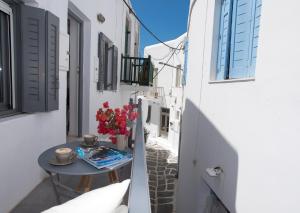 Balcony o terrace sa Alessios Houses Mykonos Town