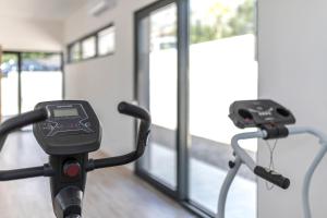 Posilňovňa alebo fitness centrum v ubytovaní Luxury Villa La nonna Ana - heated pool, sea view, near Split