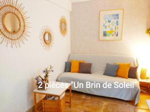 Seating area sa 2 pièces "Le Brin de soleil" Gites appart 'hôtel L'ECHAPPEE BELLE D'AUBENAS Logement 1 sur 3