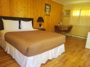 Afbeelding uit fotogalerij van Wildwood Motel in Shelburne