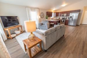 Kuchyň nebo kuchyňský kout v ubytování Susitna Suites