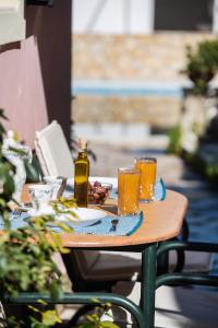 Camping Village Episkopos italokat is kínál