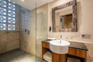 Koupelna v ubytování Pandawa All Suites Hotel