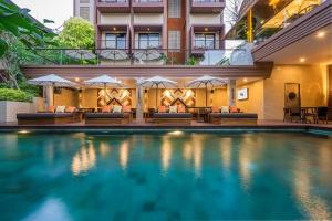 Bazén v ubytování Pandawa All Suites Hotel nebo v jeho okolí