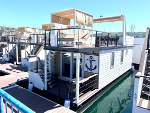 Fotografie z fotogalerie ubytování SH Porto 2 Floating House, Marina Portorož v Portoroži