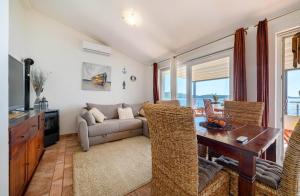 TV a/nebo společenská místnost v ubytování Apartment Bušac