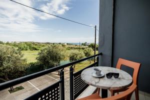 Balkón nebo terasa v ubytování Thalassa Apart Hotel