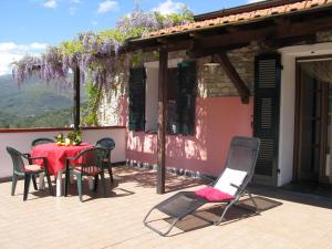 A balcony or terrace at Agriturismo La Vigna