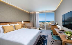 Postel nebo postele na pokoji v ubytování Vert Hotel Eilat by AFI Hotels