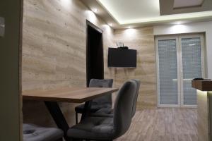 Μια τηλεόραση ή/και κέντρο ψυχαγωγίας στο Lux Apartman Bogosavljevic