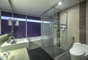 Ένα μπάνιο στο Quest Hotel Darmo - Surabaya by ASTON