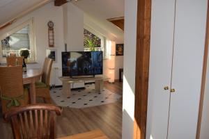 TV a/nebo společenská místnost v ubytování Ferienwohnung Ahrtalblick