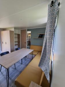Billede fra billedgalleriet på Mobil Home XXL2 4 chambres - Camping Bordeaux Lac i Bruges