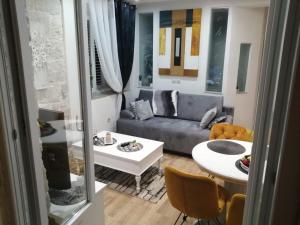 Posezení v ubytování Cherry Luxury Apartment