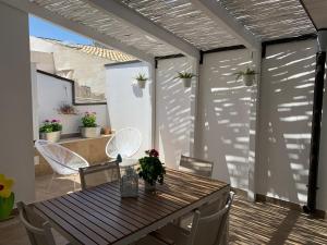 A seating area at Casetta Gattini