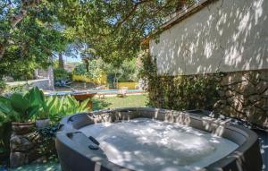 Zahrada ubytování Holiday home in Mali Lošinj with Pool, Whirpool, Terrace, Air conditioning, Wi-Fi, Washing machine 4780-1