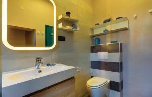Koupelna v ubytování Holiday home in Mali Lošinj with Pool, Whirpool, Terrace, Air conditioning, Wi-Fi, Washing machine 4780-1