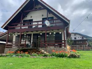 O edifício em que a casa de hóspedes se localiza