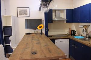 Afbeelding uit fotogalerij van Luxury 4 bed apartment on coastal footpath at Cap Ras in Llança