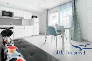 Kuchyňa alebo kuchynka v ubytovaní B-Rent San Valentin Little Dreams Sea View