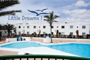 Bazén v ubytovaní B-Rent San Valentin Little Dreams Sea View alebo v jeho blízkosti