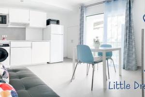 Kuchyňa alebo kuchynka v ubytovaní B-Rent San Valentin Little Dreams Sea View